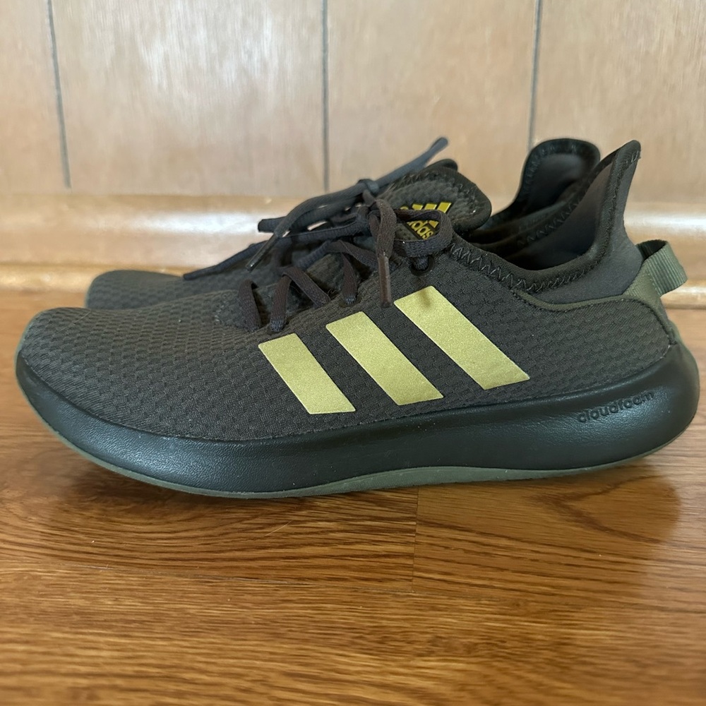 adidas Cloudfoam Shadow Olive/ Olive Strata/ Gold Metallic sneakers